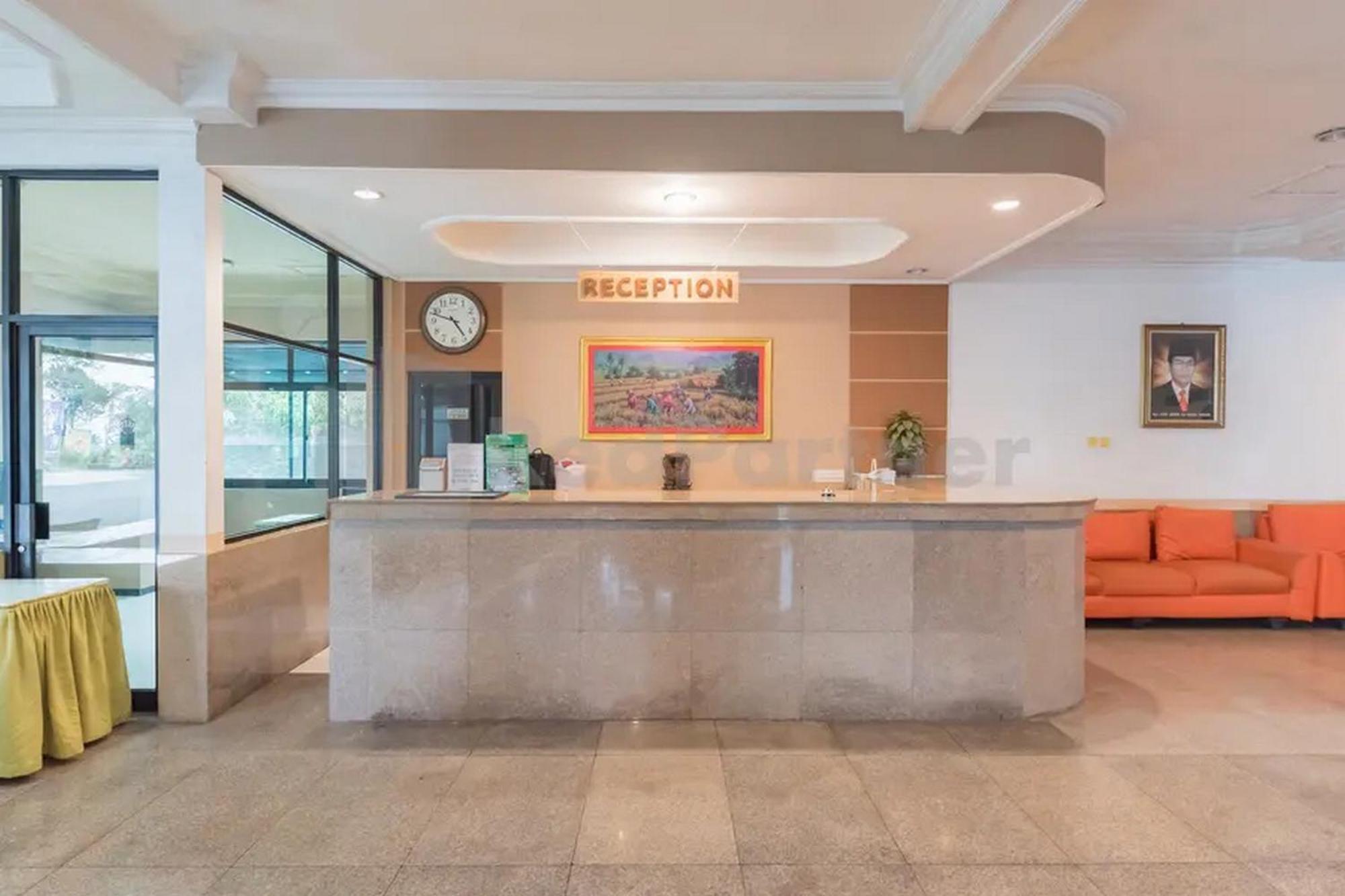 Hotel Ayong Linggarjati Kuningan Mitra Reddoorz Exterior photo