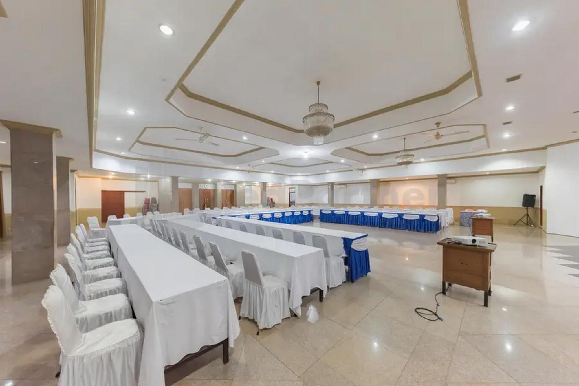 Hotel Ayong Linggarjati Kuningan Mitra Reddoorz Exterior photo