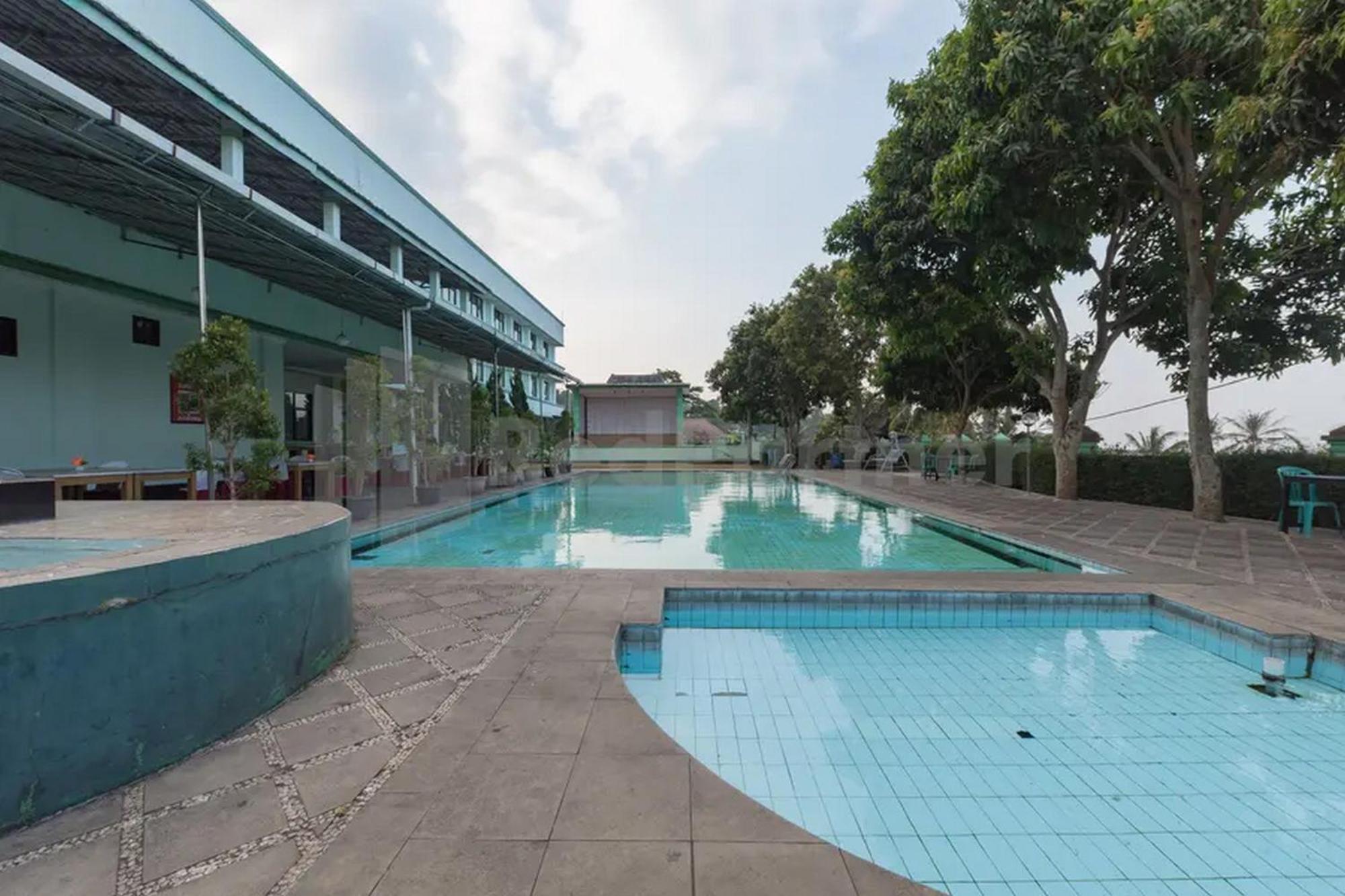 Hotel Ayong Linggarjati Kuningan Mitra Reddoorz Exterior photo