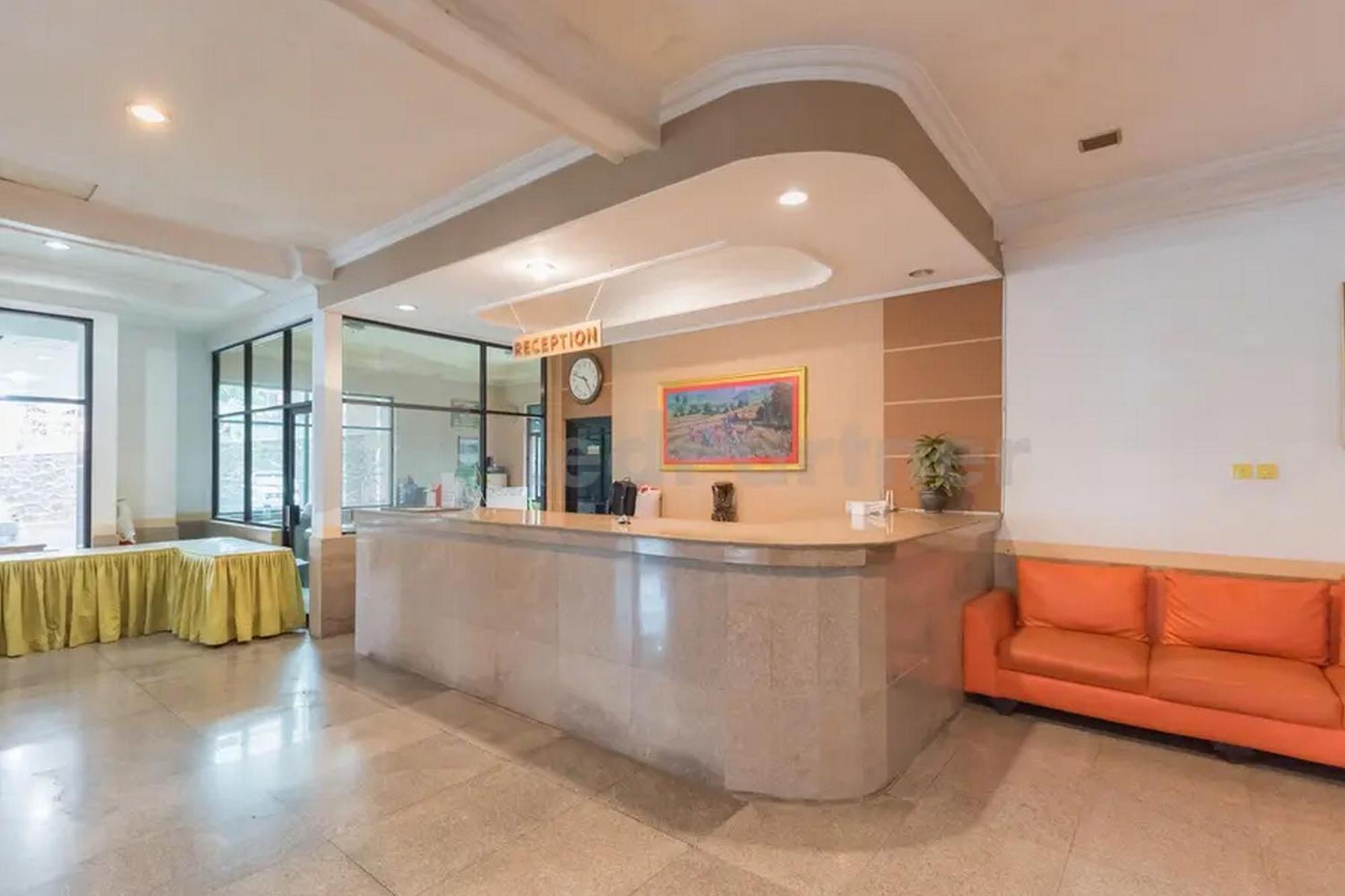 Hotel Ayong Linggarjati Kuningan Mitra Reddoorz Exterior photo