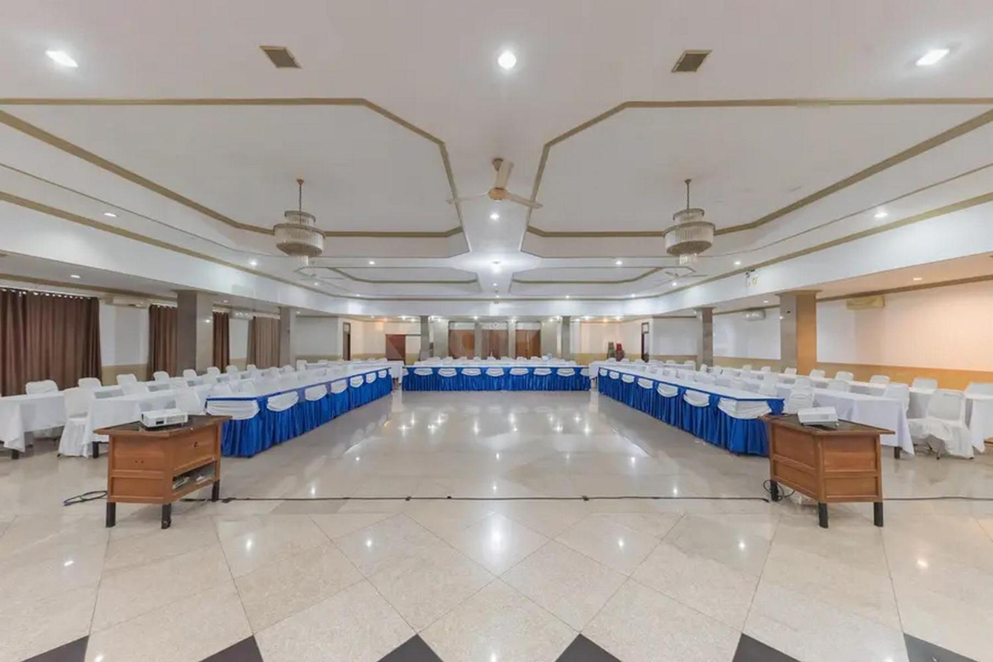 Hotel Ayong Linggarjati Kuningan Mitra Reddoorz Exterior photo